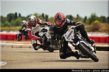pilotes_195_ecole_de_pilotage_zf_grand_prix_zarco_fellon_louis_rossi_ete_2012.jpg
