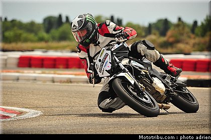 pilotes_196_ecole_de_pilotage_zf_grand_prix_zarco_fellon_louis_rossi_ete_2012.jpg