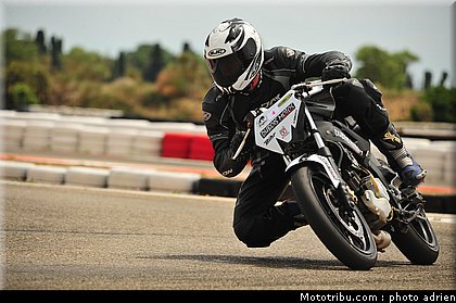 pilotes_197_ecole_de_pilotage_zf_grand_prix_zarco_fellon_louis_rossi_ete_2012.jpg