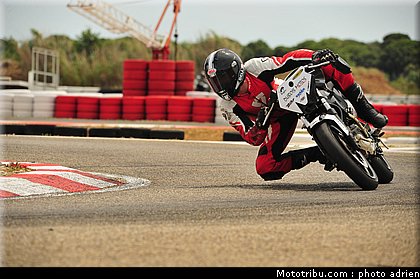 pilotes_204_ecole_de_pilotage_zf_grand_prix_zarco_fellon_louis_rossi_ete_2012.jpg