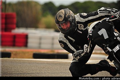 pilotes_214_ecole_de_pilotage_zf_grand_prix_zarco_fellon_louis_rossi_ete_2012.jpg