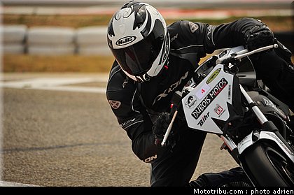 pilotes_220_ecole_de_pilotage_zf_grand_prix_zarco_fellon_louis_rossi_ete_2012.jpg