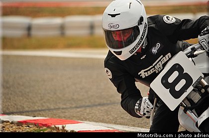 pilotes_221_ecole_de_pilotage_zf_grand_prix_zarco_fellon_louis_rossi_ete_2012.jpg