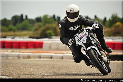 pilotes_223_ecole_de_pilotage_zf_grand_prix_zarco_fellon_louis_rossi_ete_2012.jpg