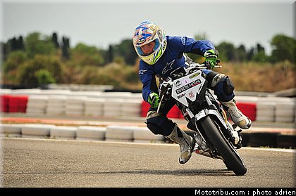 pilotes_224_ecole_de_pilotage_zf_grand_prix_zarco_fellon_louis_rossi_ete_2012.jpg