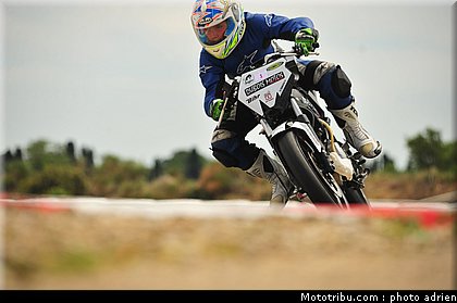 pilotes_229_ecole_de_pilotage_zf_grand_prix_zarco_fellon_louis_rossi_ete_2012.jpg