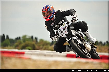 pilotes_230_ecole_de_pilotage_zf_grand_prix_zarco_fellon_louis_rossi_ete_2012.jpg