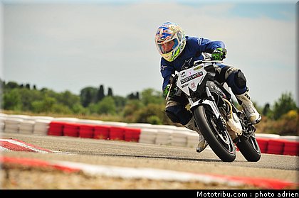 pilotes_236_ecole_de_pilotage_zf_grand_prix_zarco_fellon_louis_rossi_ete_2012.jpg