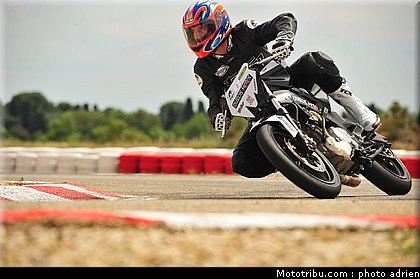 pilotes_238_ecole_de_pilotage_zf_grand_prix_zarco_fellon_louis_rossi_ete_2012.jpg