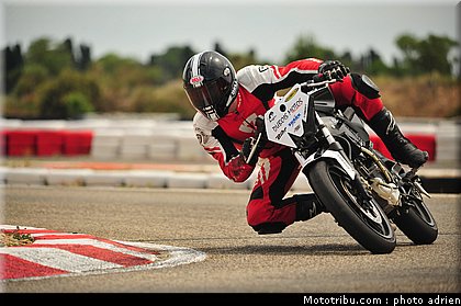 pilotes_245_ecole_de_pilotage_zf_grand_prix_zarco_fellon_louis_rossi_ete_2012.jpg