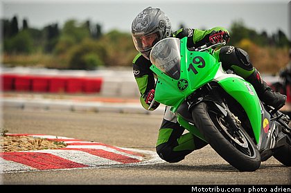 pilotes_247_ecole_de_pilotage_zf_grand_prix_zarco_fellon_louis_rossi_ete_2012.jpg