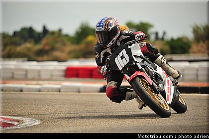 pilotes_250_ecole_de_pilotage_zf_grand_prix_zarco_fellon_louis_rossi_ete_2012.jpg