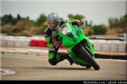 pilotes_256_ecole_de_pilotage_zf_grand_prix_zarco_fellon_louis_rossi_ete_2012.jpg