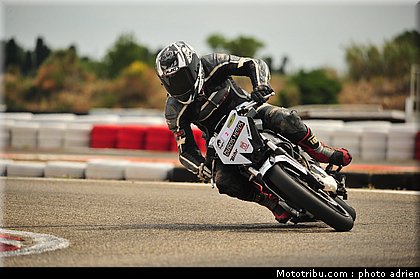 pilotes_264_ecole_de_pilotage_zf_grand_prix_zarco_fellon_louis_rossi_ete_2012.jpg