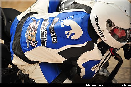 pilotes_286_ecole_de_pilotage_zf_grand_prix_zarco_fellon_louis_rossi_ete_2012.jpg