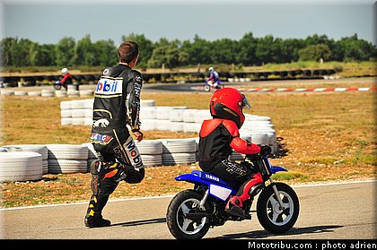 zarco_004_ecole_de_pilotage_zf_grand_prix_zarco_fellon_louis_rossi_ete_2012.jpg