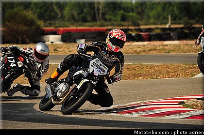 zarco_006_ecole_de_pilotage_zf_grand_prix_zarco_fellon_louis_rossi_ete_2012.jpg