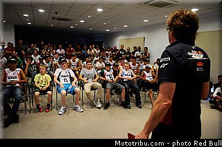 09_red_bull_motogp_rookies_cup_2013_selection_.jpg