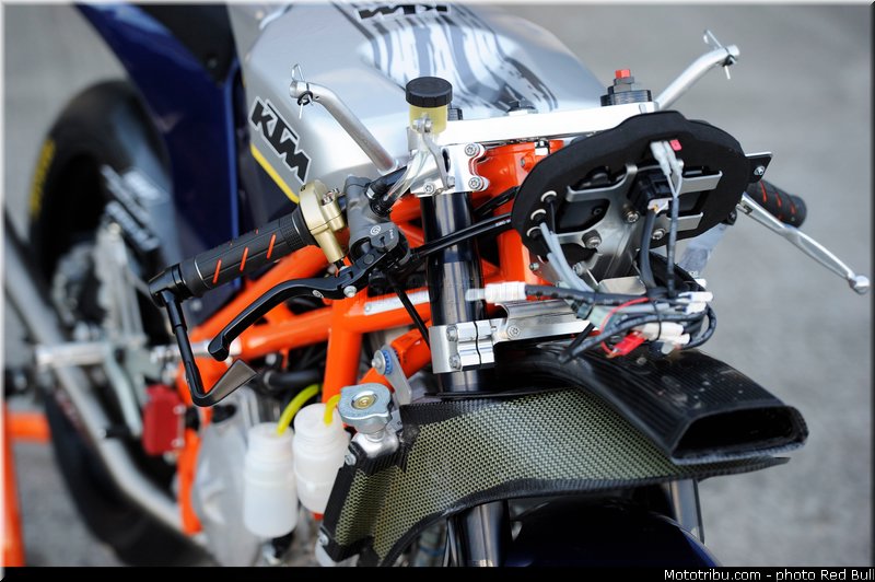 080_redbull_motogp_rookies_cup_2013_test_fevrier