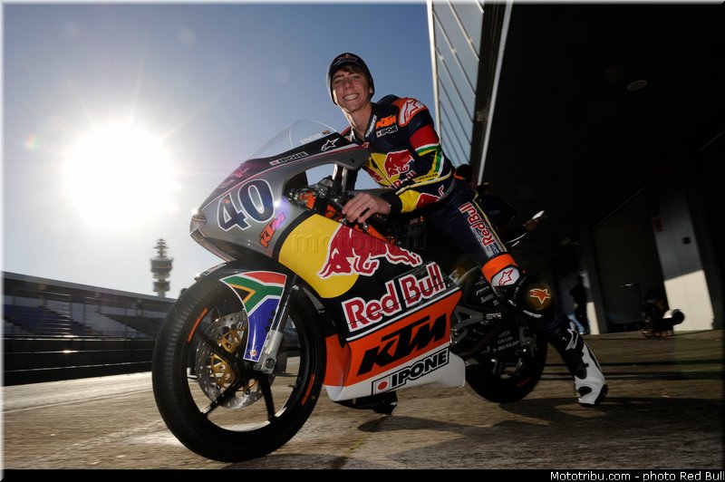 binder_007_redbull_motogp_rookies_cup_2013_test_fevrier