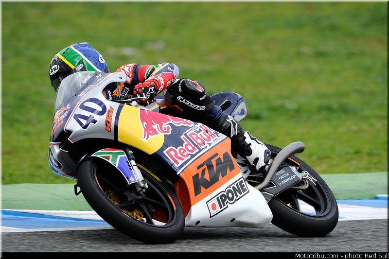 binder_009_redbull_motogp_rookies_cup_2013_test_fevrier