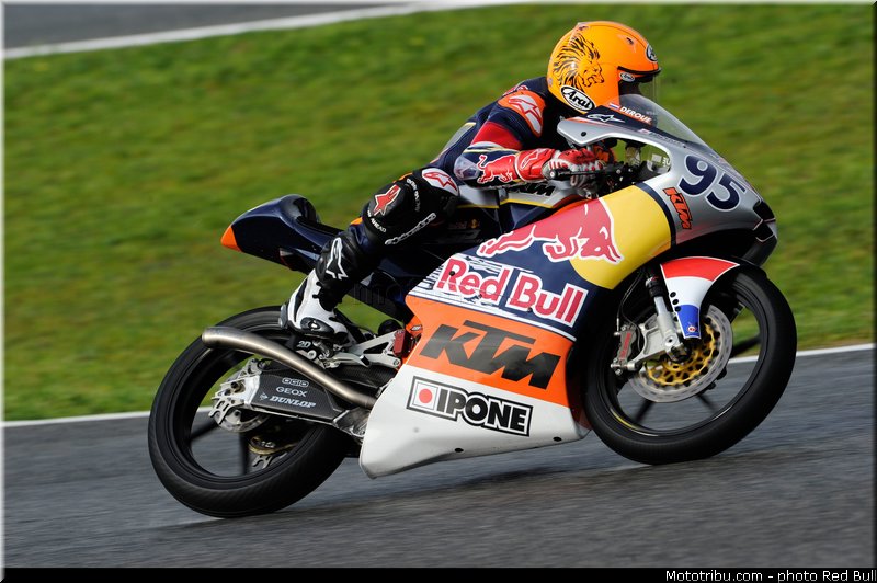 deroue_001_redbull_motogp_rookies_cup_2013_test_fevrier