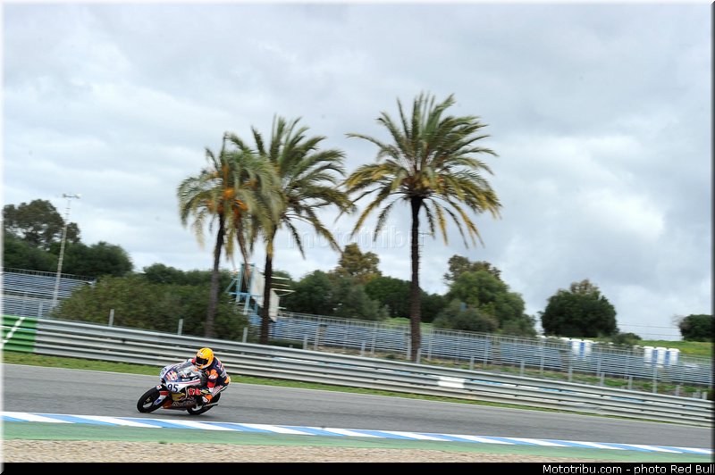 deroue_005_redbull_motogp_rookies_cup_2013_test_fevrier