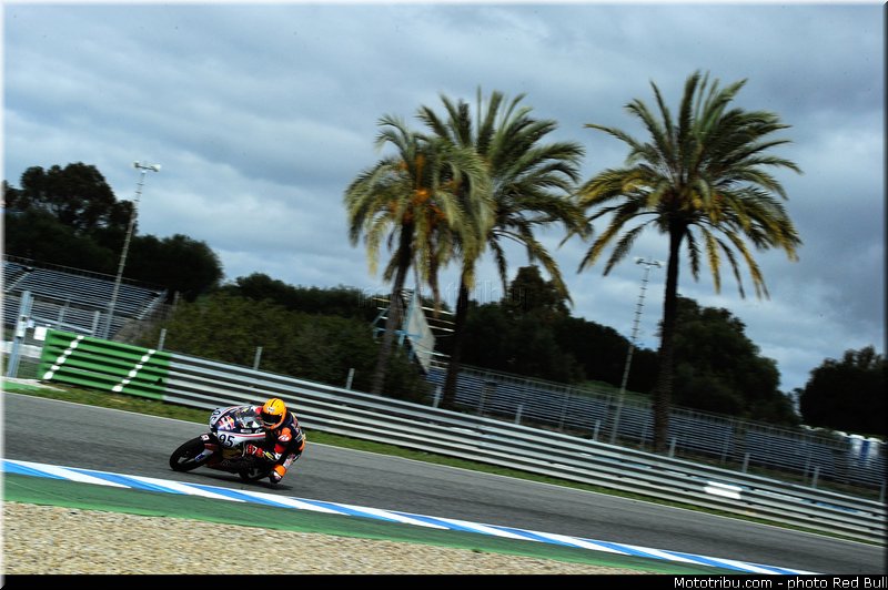deroue_006_redbull_motogp_rookies_cup_2013_test_fevrier