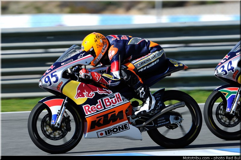 deroue_007_redbull_motogp_rookies_cup_2013_test_fevrier