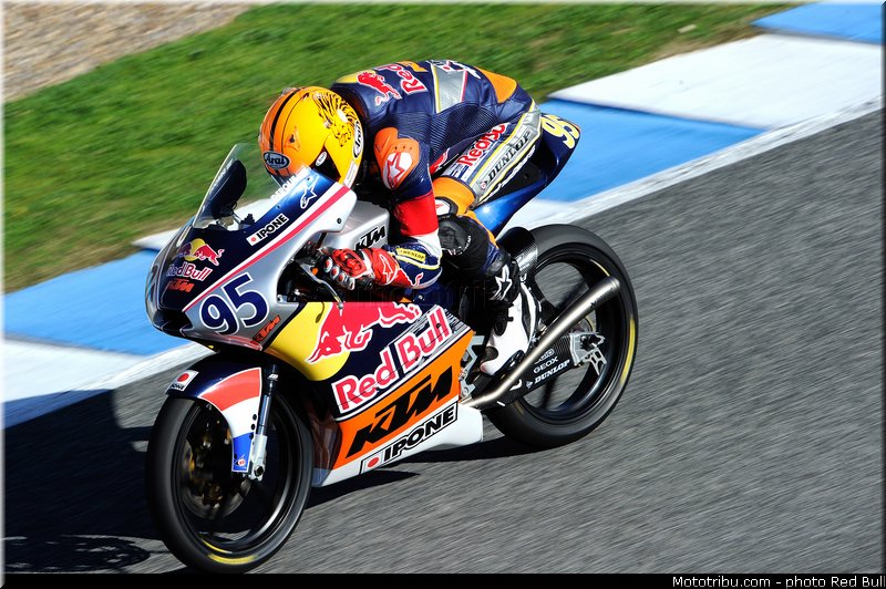 deroue_008_redbull_motogp_rookies_cup_2013_test_fevrier