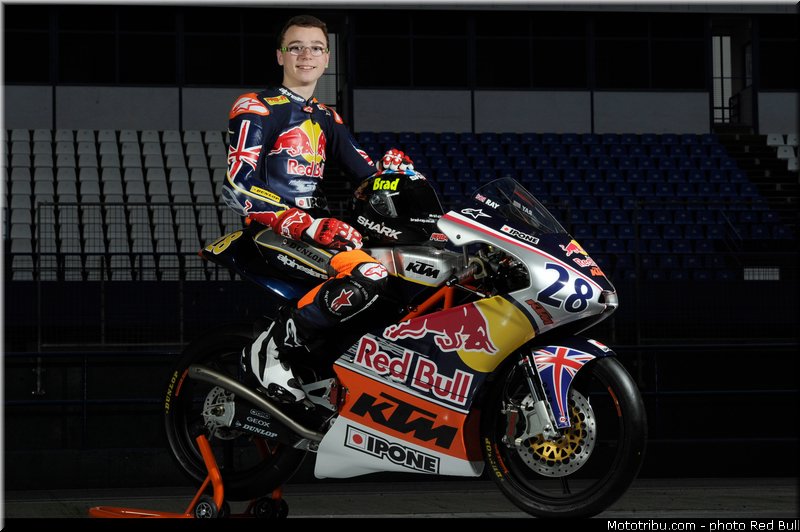 ray_002_redbull_motogp_rookies_cup_2013_test_fevrier