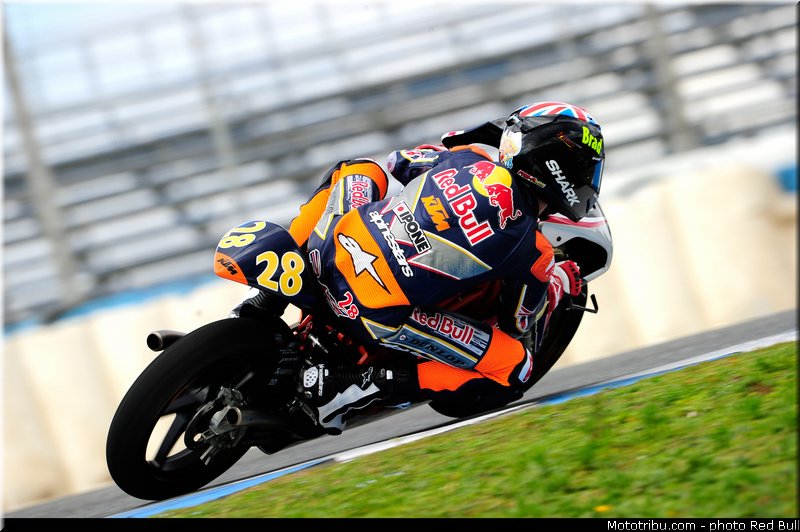 ray_007_redbull_motogp_rookies_cup_2013_test_fevrier