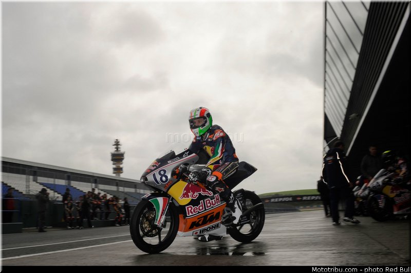 tocca_001_redbull_motogp_rookies_cup_2013_test_fevrier