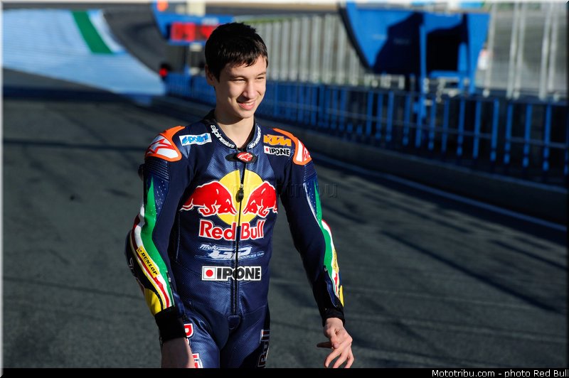 tocca_005_redbull_motogp_rookies_cup_2013_test_fevrier