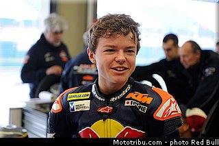 mackenzie_001_redbull_motogp_rookies_cup_2013_test_fevrier.jpg