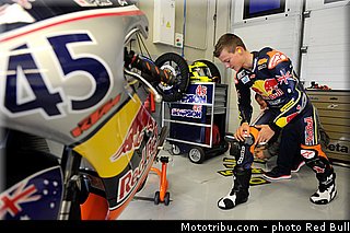 simpson_012_redbull_motogp_rookies_cup_2013_test_fevrier.jpg
