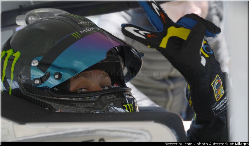 valentino_rossi_et_kyle_busch_nascar_2013_013