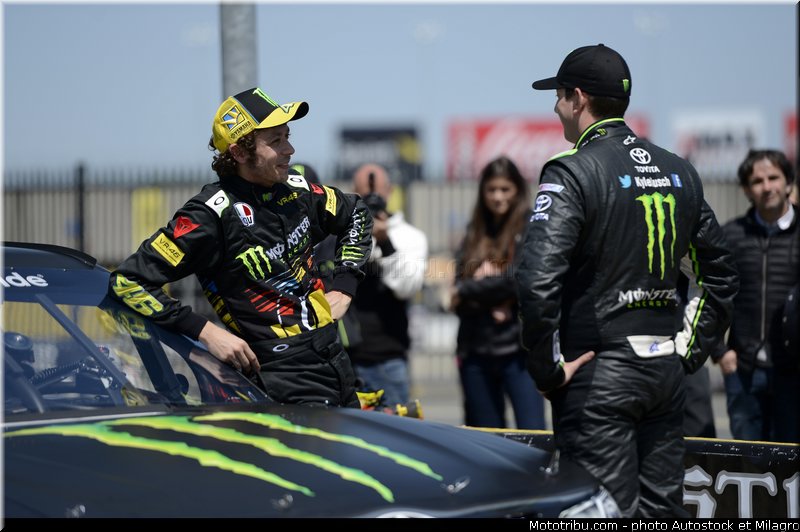 valentino_rossi_et_kyle_busch_nascar_2013_017