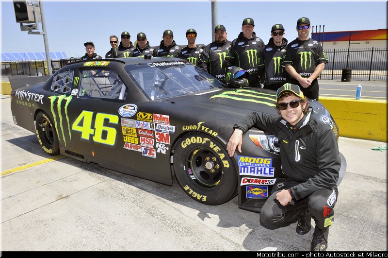 valentino_rossi_et_kyle_busch_nascar_2013_028