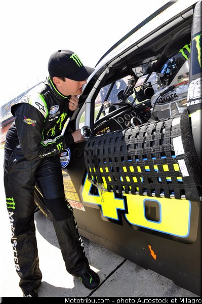 valentino_rossi_et_kyle_busch_nascar_2013_033