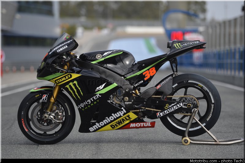 motogp_2013_tech3_smith_crutchlow_010