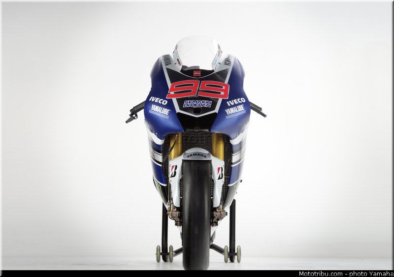 yamaha_racing_team_motogp_2013_016