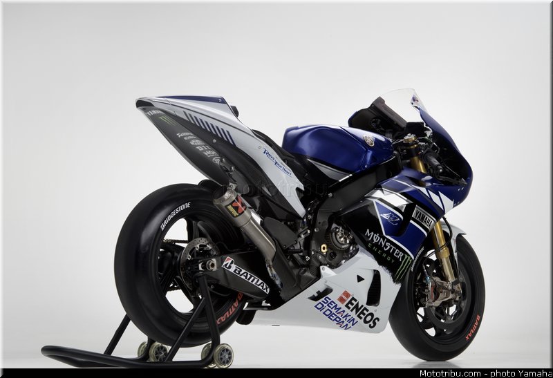 yamaha_racing_team_motogp_2013_017