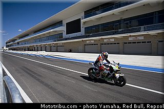 lorenzo_8_motogp_2013_usa_austin_test.jpg