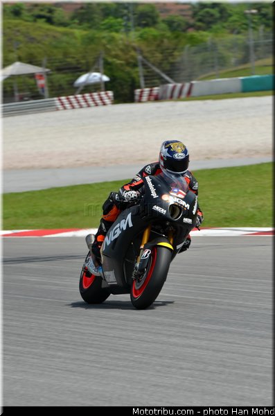 edwards_011_motogp_2013_malaisie_sepang_tests
