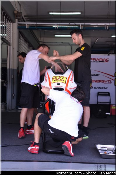 iannone_012_motogp_2013_malaisie_sepang_tests