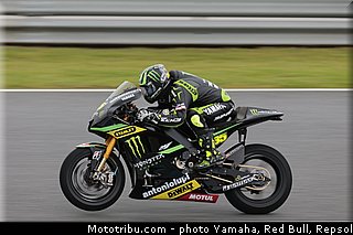 crutchlow_001_motogp_2013_jerez_test.jpg