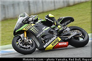 crutchlow_004_motogp_2013_jerez_test.jpg