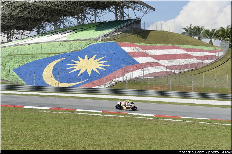 iannone_005_motogp_2013_malaisie_sepang_tests