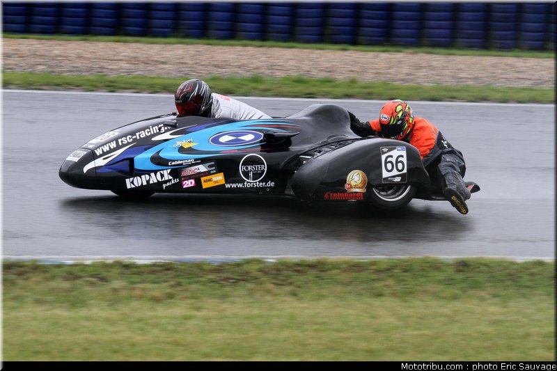 side_car_mondial_roscher_kamerbeek_002_oschersleben_2011